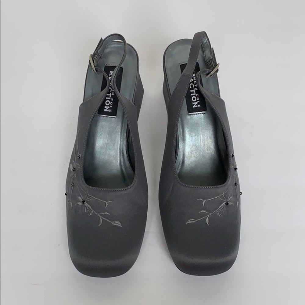 KENNETH COLE REACTION Gray Satin Heels